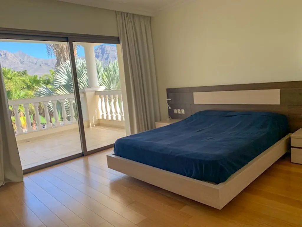 Image of 6 bed villa for sale in Adeje Golf