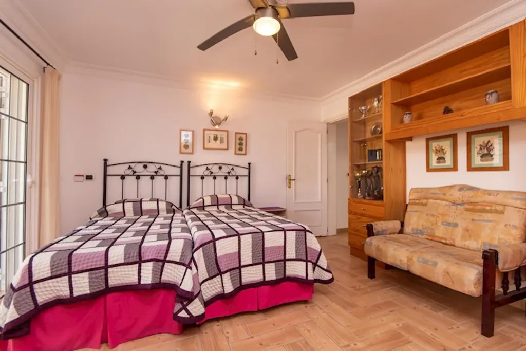 Image of 5 bed villa for sale in Oroteanda Baja