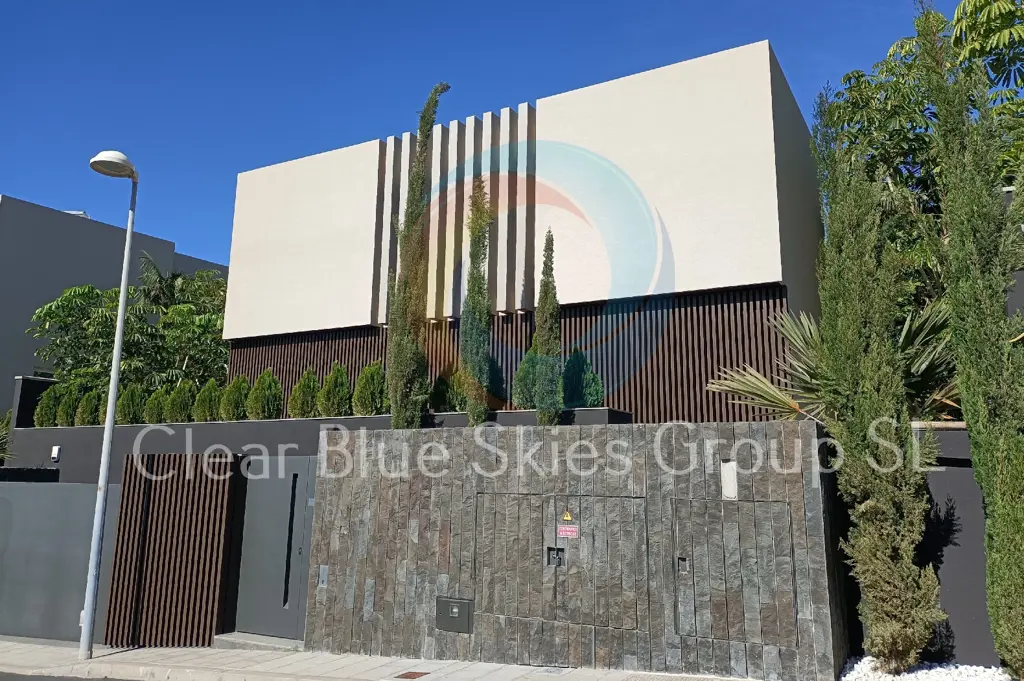 Image of 5 bed villa for sale in Adeje Golf