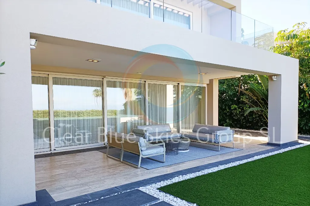 Image of 5 bed villa for sale in Adeje Golf