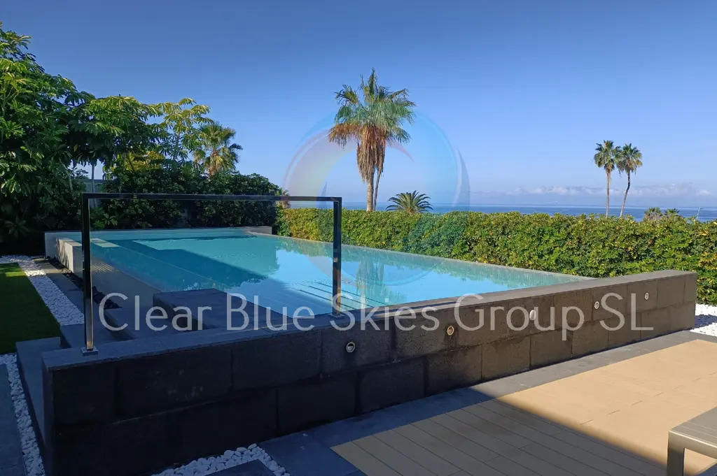 Image of 5 bed villa for sale in Adeje Golf