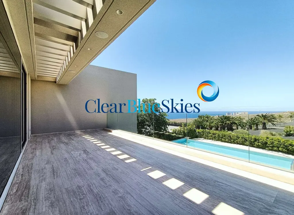 Image of 4 bed villa for sale in Adeje Golf