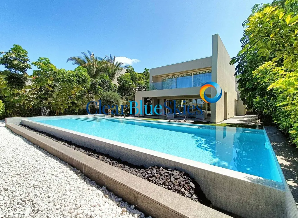 Image of 4 bed villa for sale in Adeje Golf