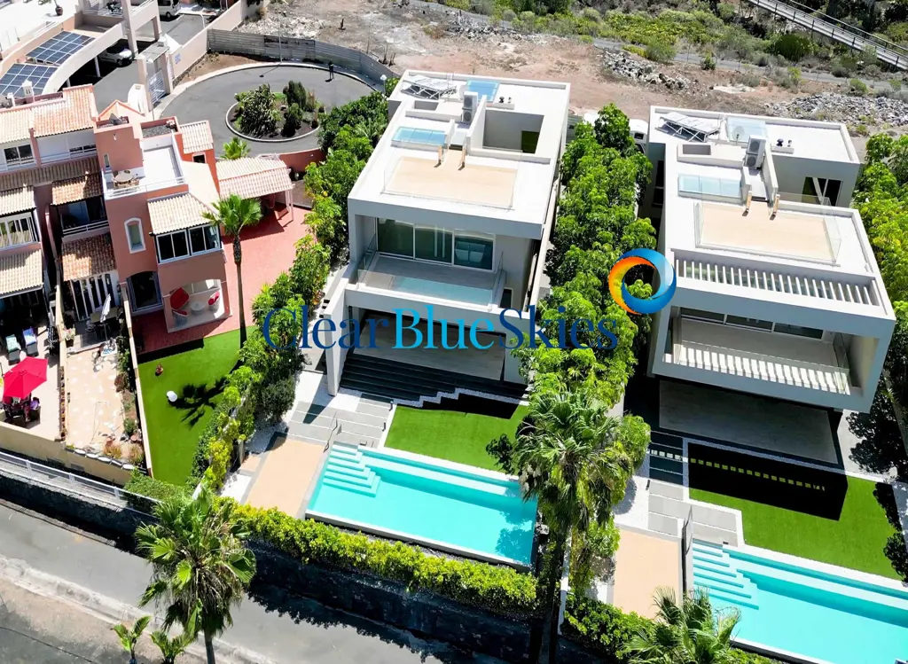 Image of 4 bed villa for sale in Adeje Golf
