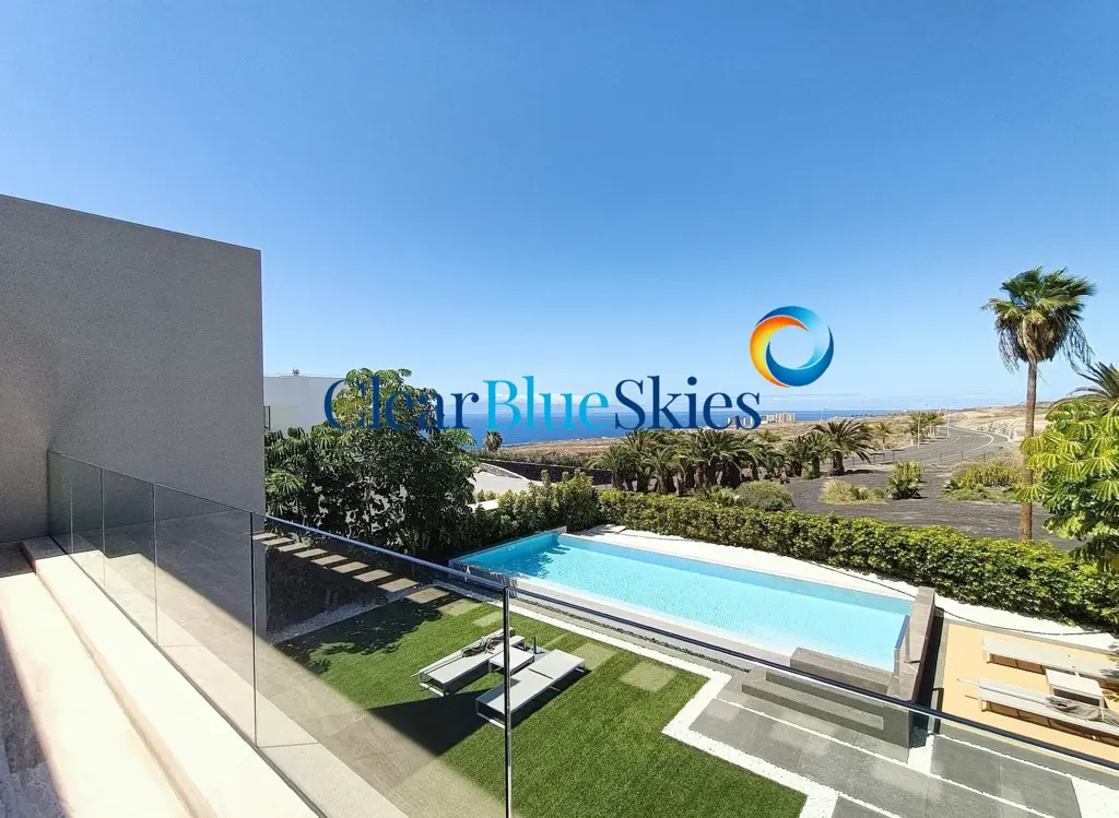 Image of 4 bed villa for sale in Adeje Golf