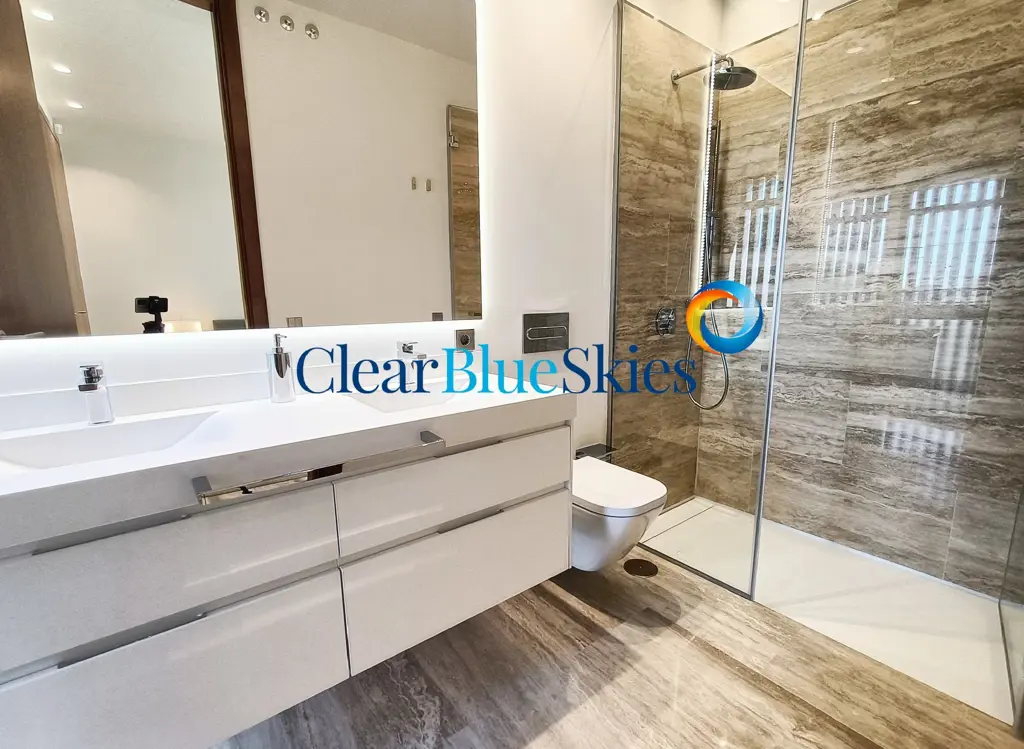 Image of 4 bed villa for sale in Adeje Golf