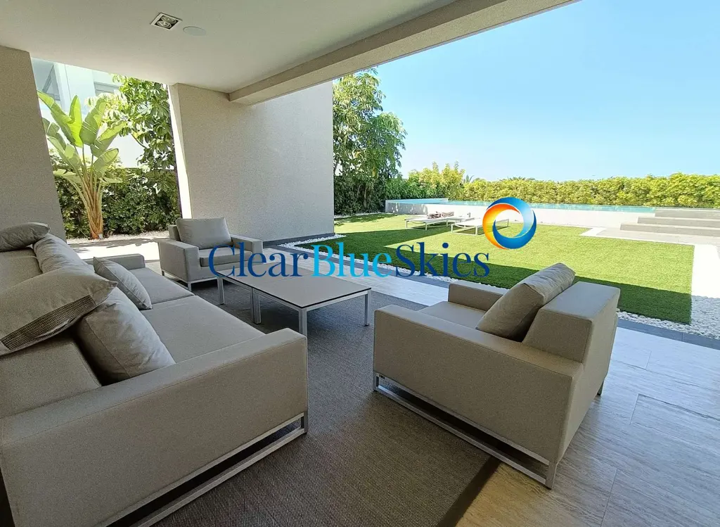 Image of 4 bed villa for sale in Adeje Golf