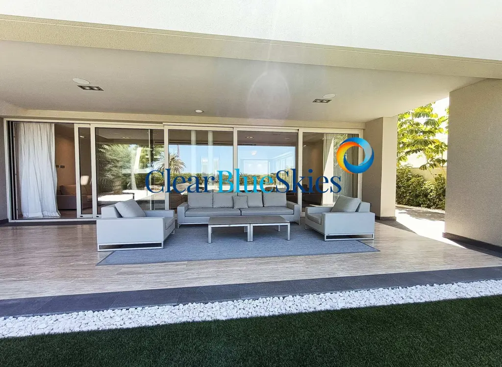 Image of 4 bed villa for sale in Adeje Golf