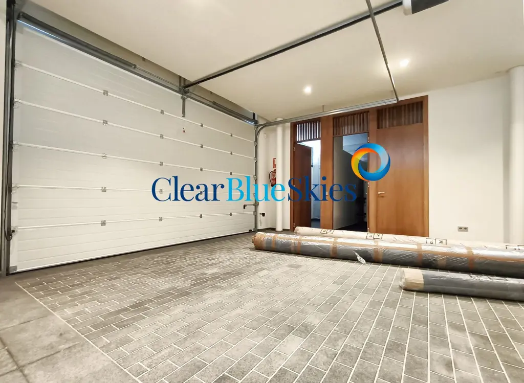 Image of 4 bed villa for sale in Adeje Golf