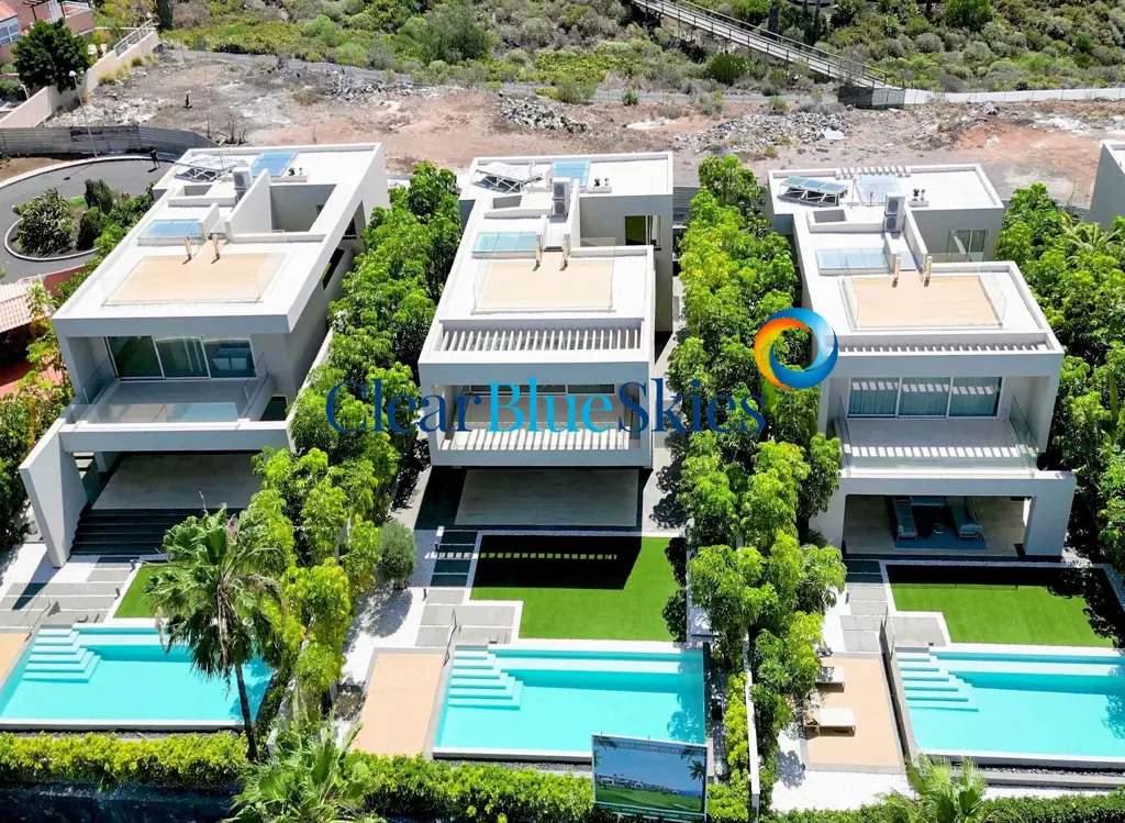 Image of 4 bed villa for sale in Adeje Golf