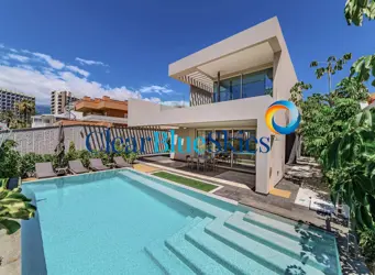 4 bed villa for sale in Golf Las Américas