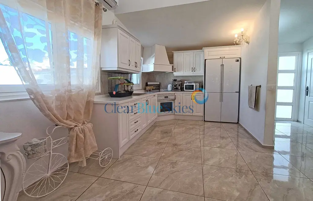 Image of 4 bed house for sale in Chayofa