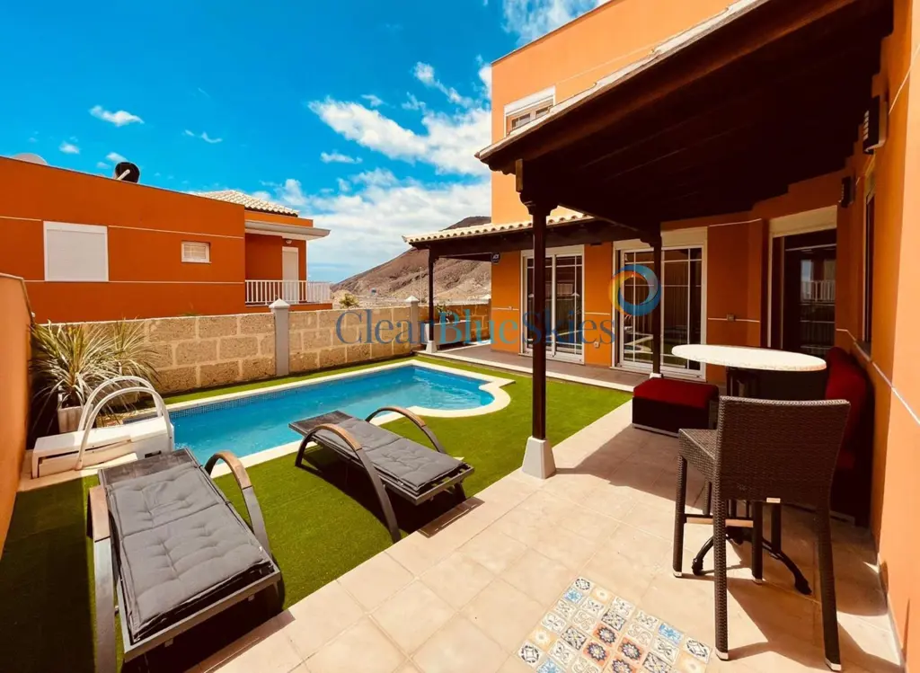 Image of 4 bed villa for sale in Los Cristianos, Mesetas del Mar