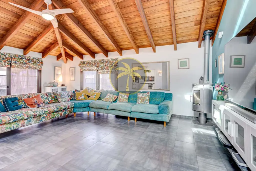 Image of 7 bed house for sale in Charco del Pino