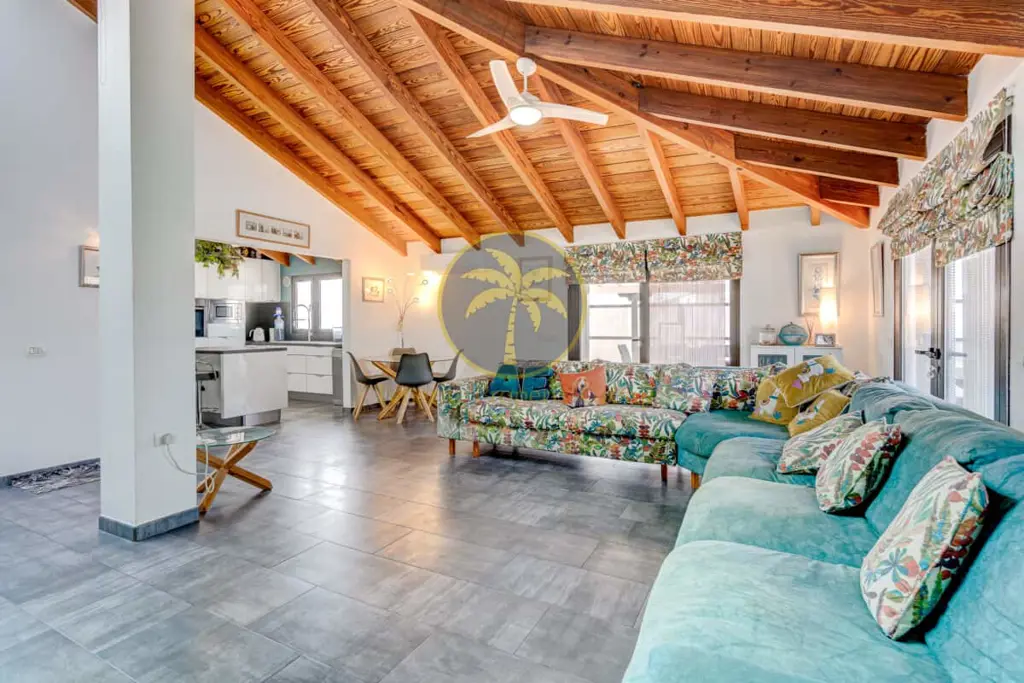 Image of 7 bed house for sale in Charco del Pino