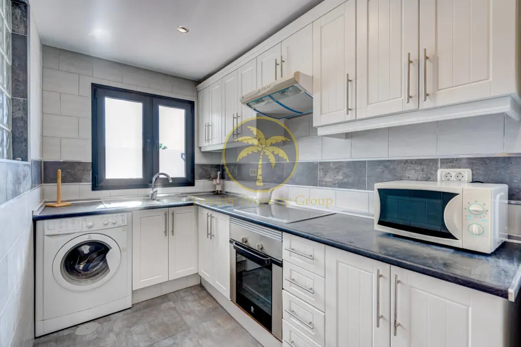 Image of 7 bed house for sale in Charco del Pino