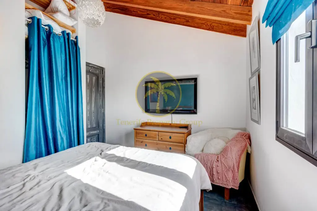 Image of 7 bed house for sale in Charco del Pino