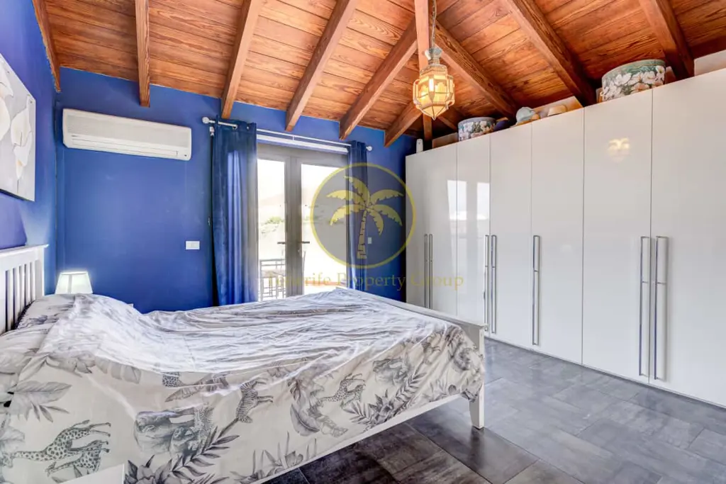 Image of 7 bed house for sale in Charco del Pino