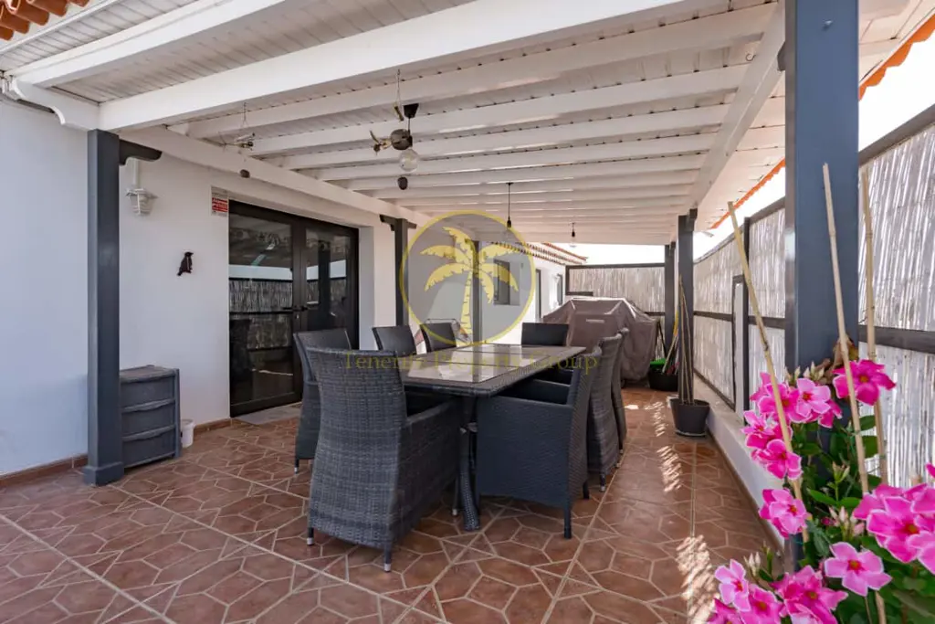 Image of 7 bed house for sale in Charco del Pino