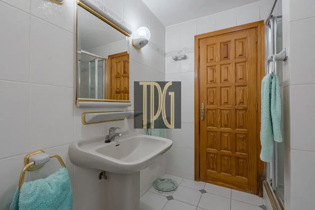 Image of 4 bed house for sale in Chayofa