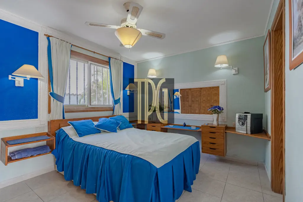 Image of 4 bed house for sale in Chayofa