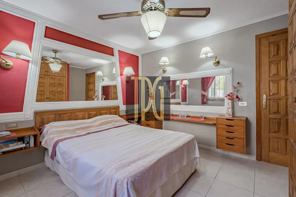 Image of 4 bed house for sale in Chayofa