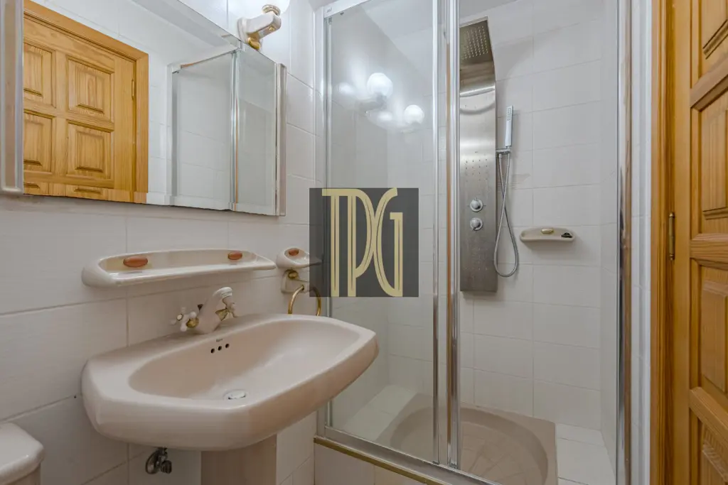 Image of 4 bed house for sale in Chayofa