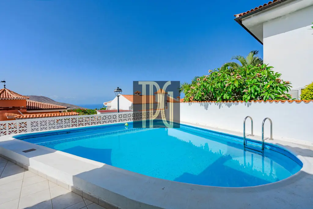 Image of 4 bed house for sale in Chayofa