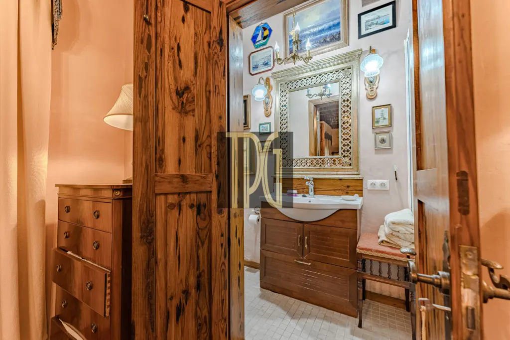 Image of 6 bed house for sale in Icod de los Vinos