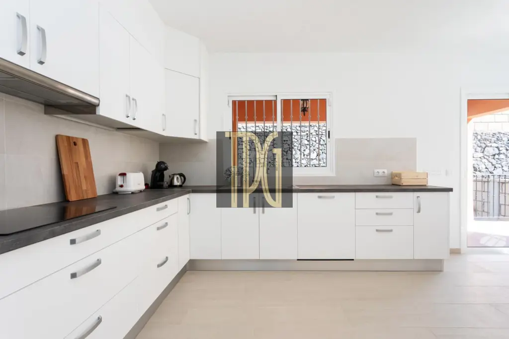 Image of 4 bed villa for sale in El Madroñal