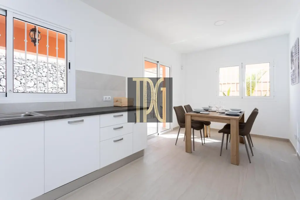 Image of 4 bed villa for sale in El Madroñal