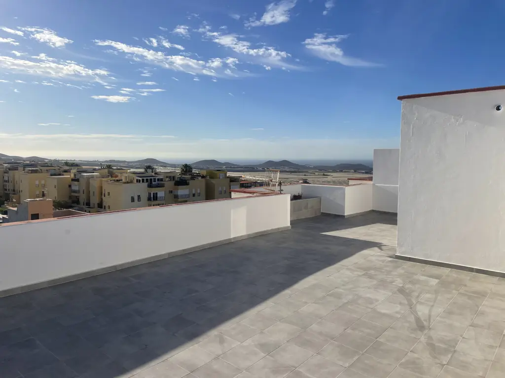 Image of 3 bed penthouse for sale in Parque de La Reina, Teneguia II