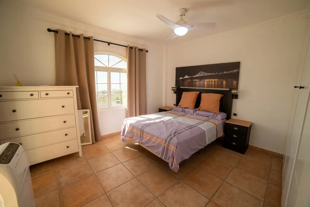 Image of 8 bed villa for sale in El Salto