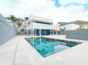 4 bed villa for sale in El Madroñal