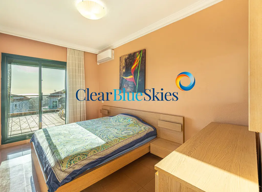 Image of 3 bed duplex for sale in El Duque, Bellamar I