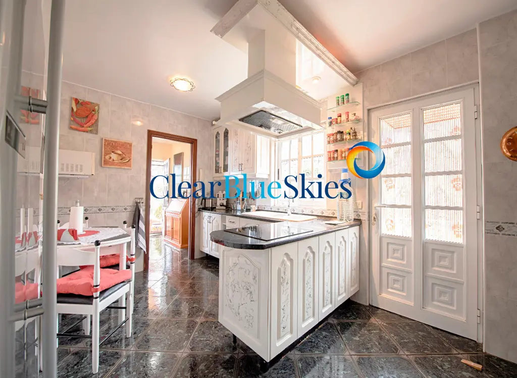 Image of 6 bed house for sale in Tijoco Bajo