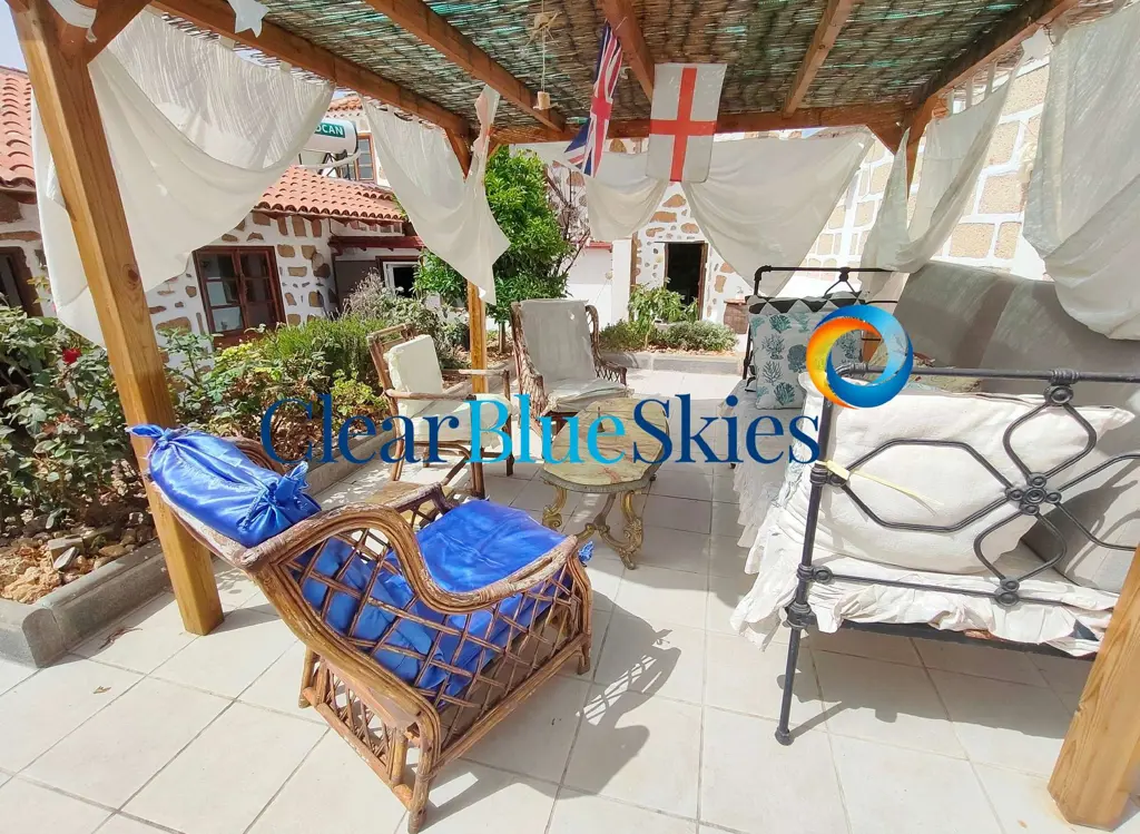 Image of 4 bed rustic house for sale in Granadilla de Abona