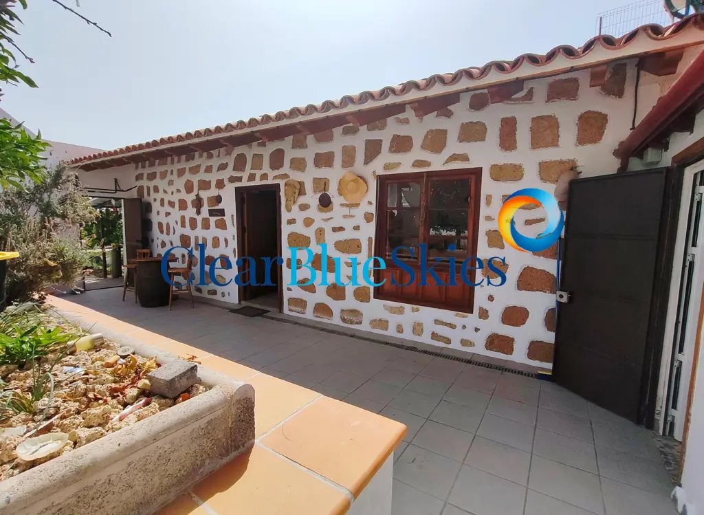 Image of 4 bed rustic house for sale in Granadilla de Abona