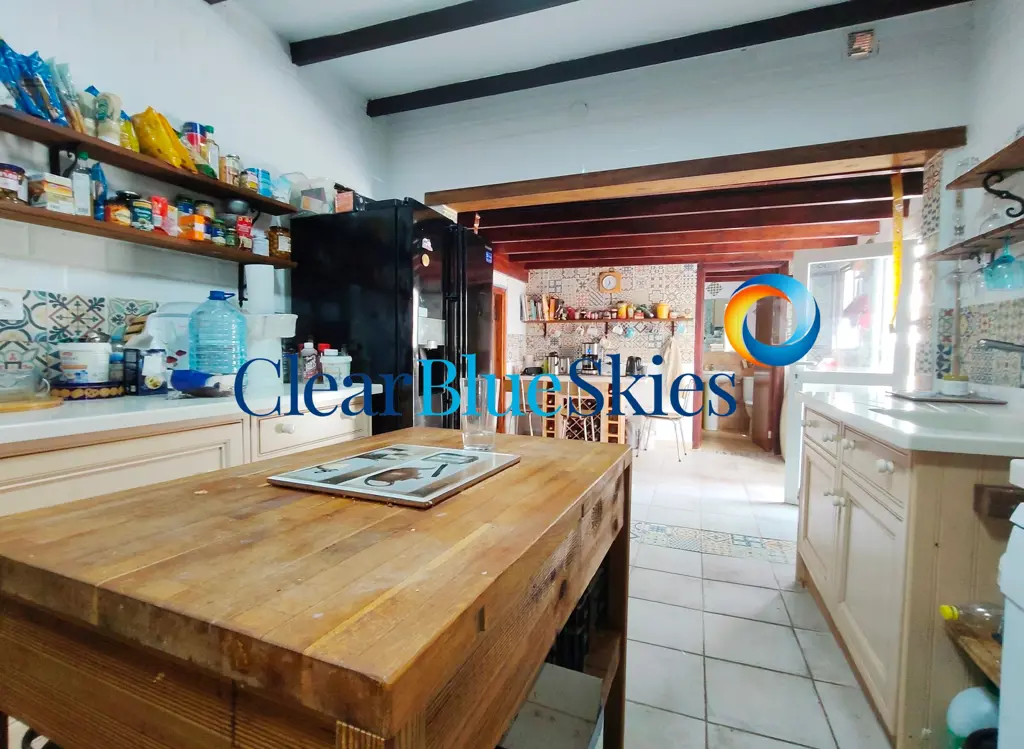 Image of 4 bed rustic house for sale in Granadilla de Abona