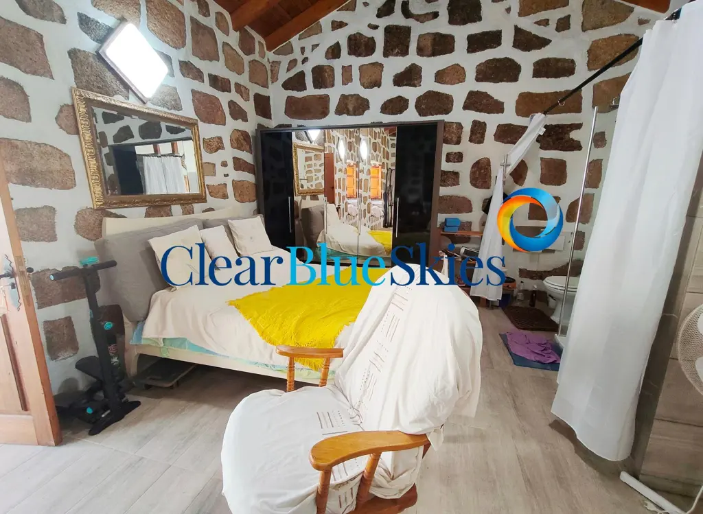 Image of 4 bed rustic house for sale in Granadilla de Abona