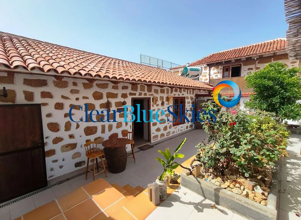 Image of 4 bed rustic house for sale in Granadilla de Abona