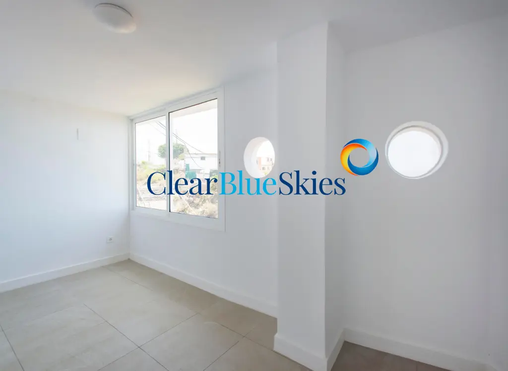 Image of 4 bed house for sale in Los Menores