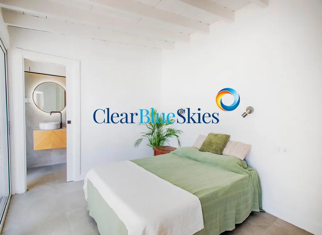 Image of 4 bed house for sale in Los Menores