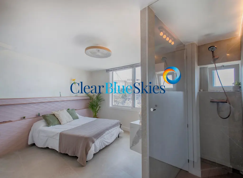 Image of 4 bed house for sale in Los Menores