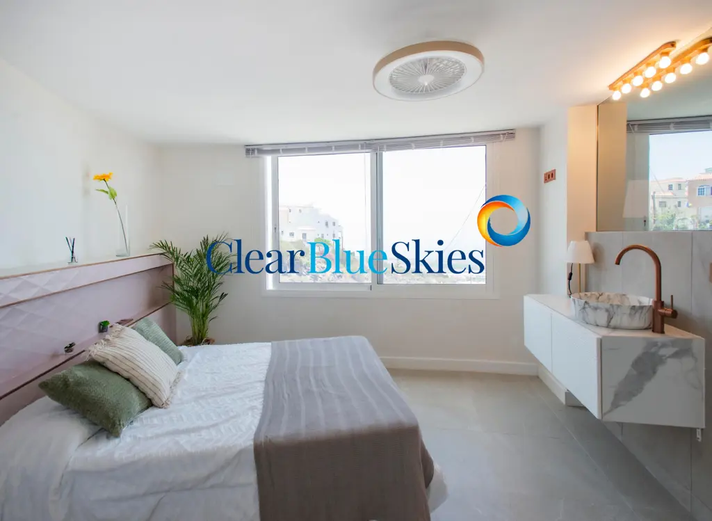 Image of 4 bed house for sale in Los Menores