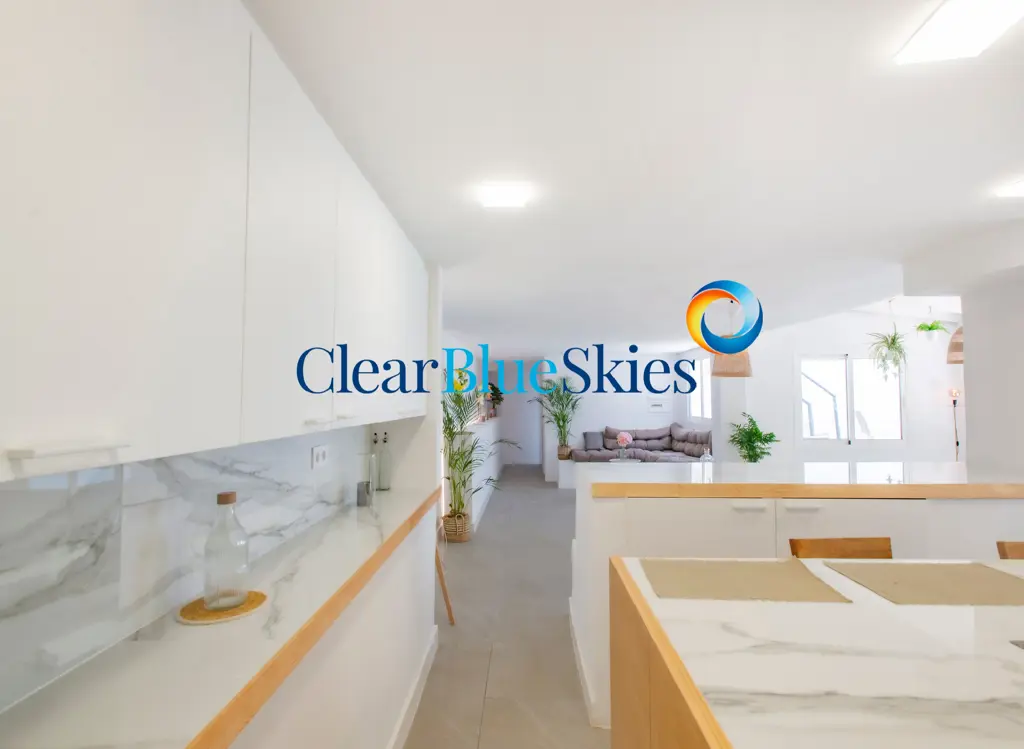 Image of 4 bed house for sale in Los Menores