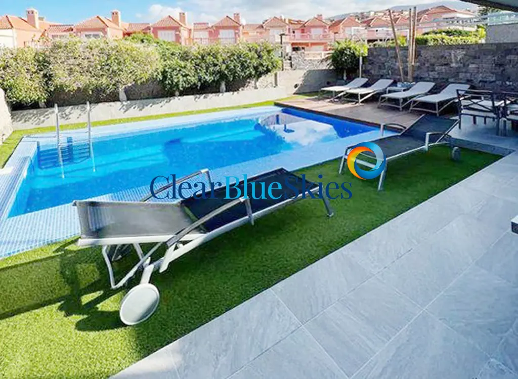 Image of 5 bed house for sale in El Duque, Habitats del Duque