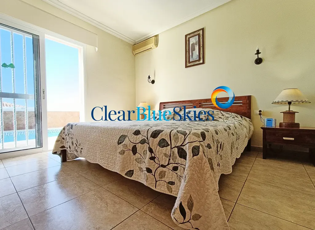Image of 4 bed villa for sale in Callao Salvaje