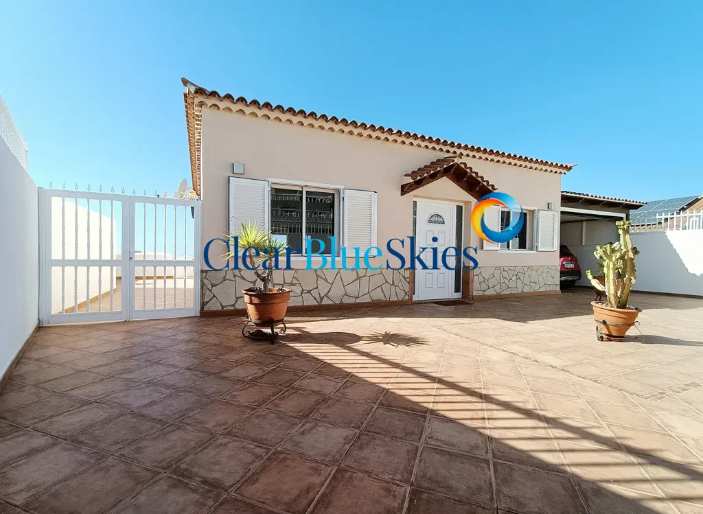 Image of 4 bed villa for sale in Callao Salvaje