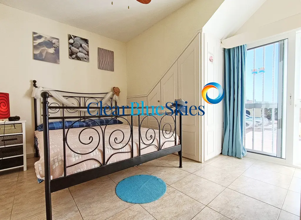 Image of 4 bed villa for sale in Callao Salvaje